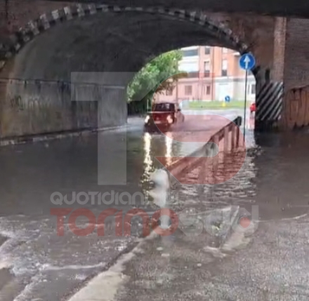 MONCALIERI - Ancora un temporale e nuovi problemi di allagamenti in via Pastrengo