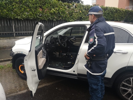 NICHELINO - Ladri d'auto cannibalizzano una Fiat 500X: ritrovata dai civich
