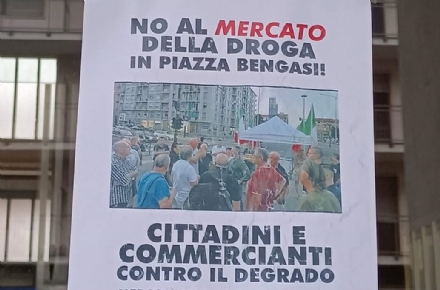 MONCALIERI - «No al mercato della droga in piazza Bengasi»: cittadini e commercianti esasperati