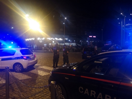 NICHELINO - Controlli di carabinieri e polizia locale sulla malamovida