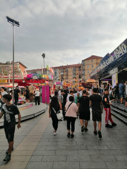NICHELINO - Piovono esposti per le giostre in via I Maggio: 'Musica alta troppo a lungo'