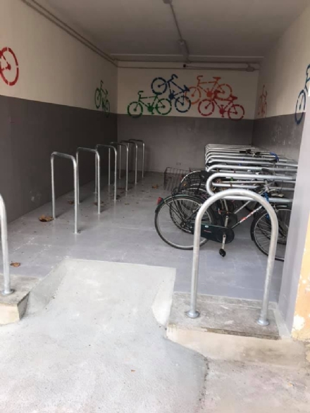 CARMAGNOLA - Aperto il parcheggio per le biciclette in stazione. Sarà videosorvegliato