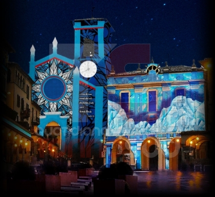 MONCALIERI - Ecco in anteprima le luci artistiche del natale in centro storico. Anche il Castello si veste a festa