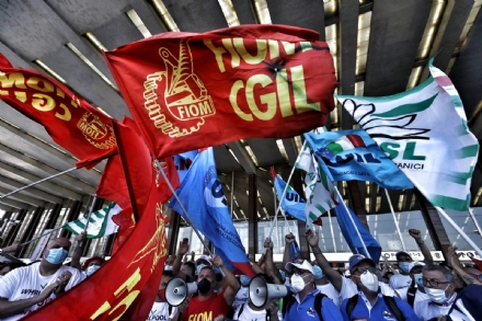 TORINO SUD - In arrivo scioperi nelle aziende metalmeccaniche di tutto il torinese contro i licenziamenti