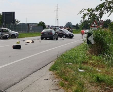 CARIGNANO - Incidente stradale: morto sul colpo un motociclista di Torino, grave la moglie