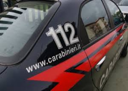 NICHELINO - Fugge all'alt dei carabinieri, guidava senza patente e in auto aveva della droga