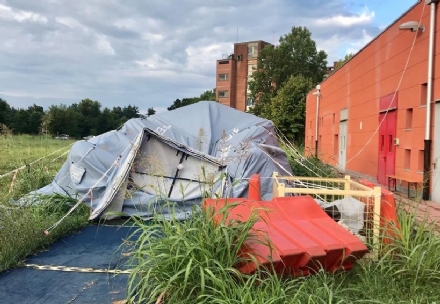 ORBASSANO - Tenda pre triage covid devastata al San Luigi. La direzione: 'Esiste un percorso separato all'interno'