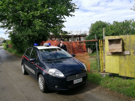 ORBASSANO - Va dai carabinieri a denunciare uno smarrimento e poi fugge su un'auto rubata