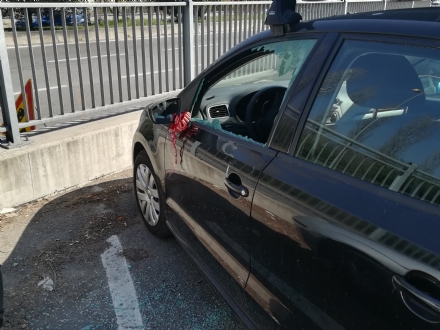MONCALIERI - Ancora auto parcheggiate nel mirino: vetri infranti in corso Trieste