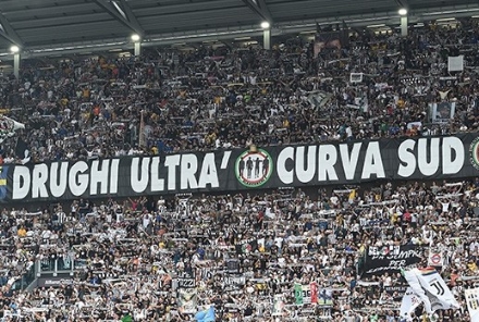MONCALIERI - Abusi edilizi: la Digos mette i sigilli alla sede dei «Drughi», il gruppo ultrà della curva della Juventus