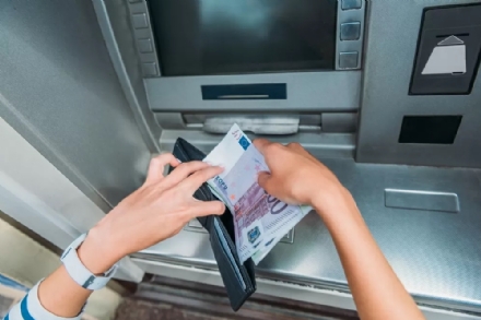 NICHELINO - Truffa a domicilio del finto tecnico acquedotto: porta via anche il bancomat e preleva