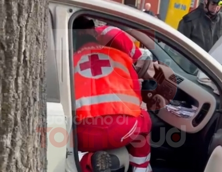 CARMAGNOLA - Frontale a San Bernardo, paura e tre feriti in ospedale