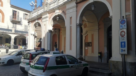 MONCALIERI - I residenti di corso Trieste fanno ritrovare due auto rubate