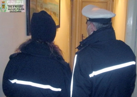 NICHELINO - Dà in escandescenze al centro Asl di via San Francesco: fermato e portato in ospedale