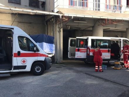 MONCALIERI - Authos dona una vettura al Comitato della croce rossa