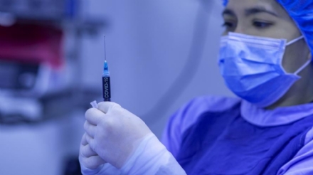 ORBASSANO - Litigano per la coda al punto vaccinale: rissa sfiorata