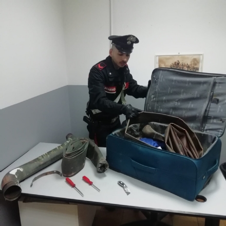 MONCALIERI - Rubavano rame tagliando le canaline delle scuole: arrestati