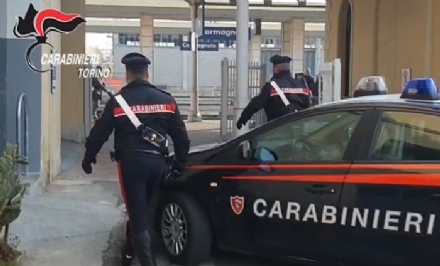 CARMAGNOLA - Terrorizzavano e rapinavano gli adolescenti in stazione: arrestati tre 17 enni