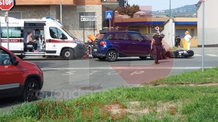 NICHELINO - Incidente tra un'auto e un motorino, paura dove un mese fa morì un pensionato