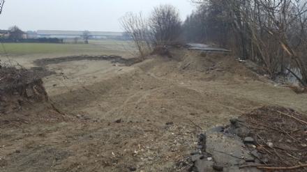 MONCALIERI - Frana la strada per l'alluvione, ma per il catasto non esiste