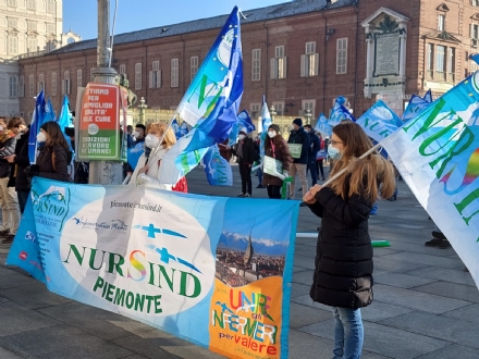 SANITA' - Infermieri in piazza: «Spremuti e ignorati da tutti» - FOTO