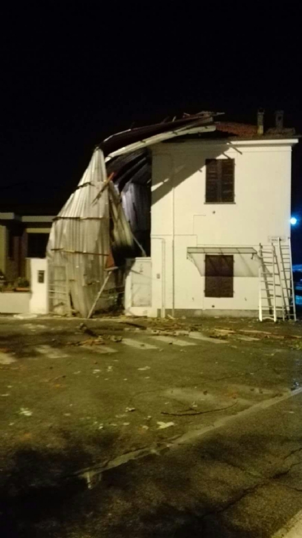 TROMBA D'ARIA: Gravi danni e disagi sparsi ovunque, ma nessuna vittima. LE FOTO DEL DISASTRO