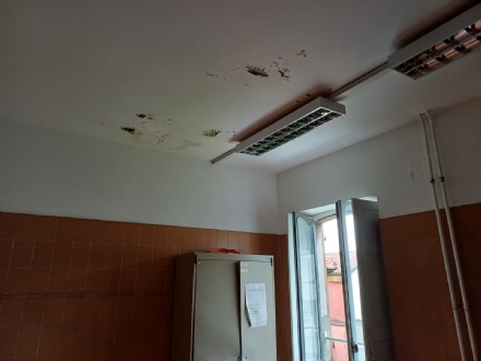 MONCALIERI - Alla succursale del Majorana laboratorio d'informatica fuori uso per le piogge