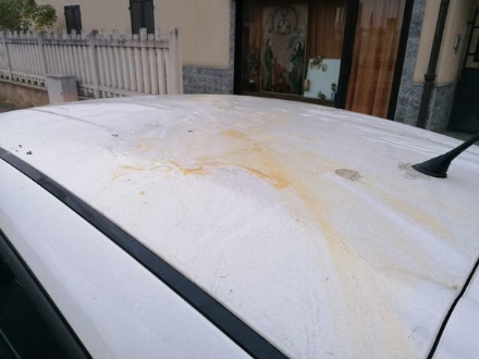 VINOVO - Dopo le righe alla carrozzeria, ora anche le uova. Continuano a colpire i vandali di Garino