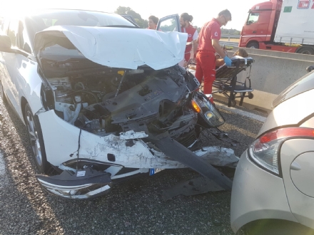 LA LOGGIA - Incidente sulla tangenziale: due feriti in ospedale