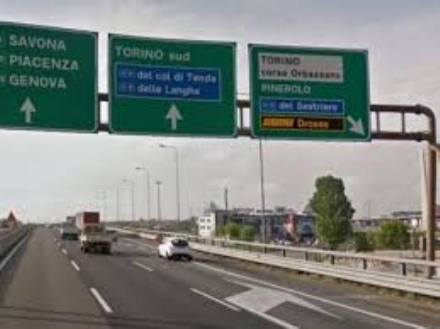 BEINASCO - Chiuso lo svincolo tangenziale Drosso per lavori dalle 21 di questa sera