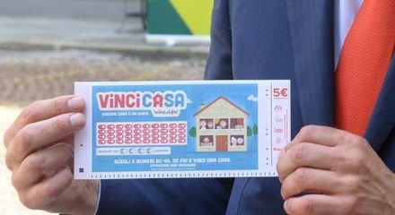 MONCALIERI - La dea bendata arriva in città: sconosciuto sbanca 'VinciCasa'