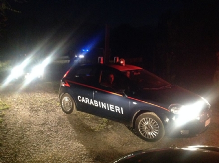 MONCALIERI - I ladri entrano nella sua proprietà in collina e lui spara per spaventarli