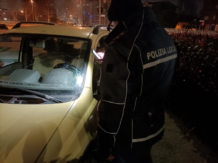 NICHELINO - Pensionato investito da un'auto in via San Matteo: trasportato in ospedale