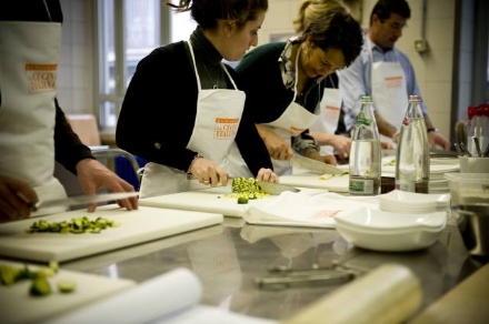 MONCALIERI - A scuola di cucina... con gli anziani dell'Auser