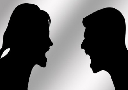 MONCALIERI - Si conoscono su tinder e fanno sesso, ma poi litigano per il 'dopo' e arrivano le forze dell'ordine