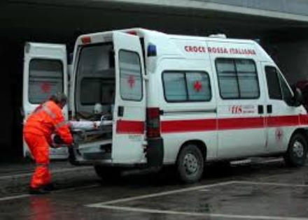 ORBASSANO - Pedone investito da auto: paura in in via San Rocco