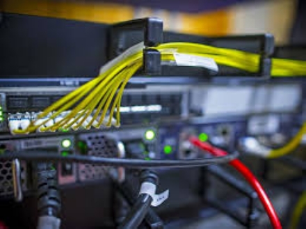 MONCALIERI - Arriva la banda ultralarga in fibra ottica su quasi tutta la città