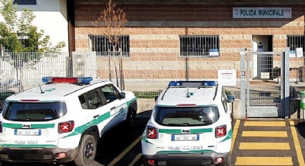 RIVALTA - Sfasciano lo scuolabus e l'autista si deve fermare