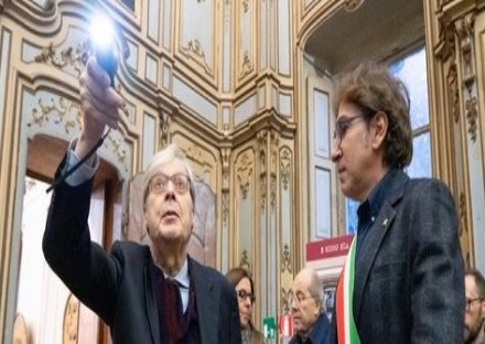 NICHELINO - Vittorio Sgarbi in visita alla palazzina di caccia di Stupinigi
