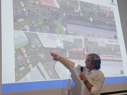 NICHELINO - Presentata ieri la nuova maxi pista ciclabile: confermato il taglio dei parcheggi
