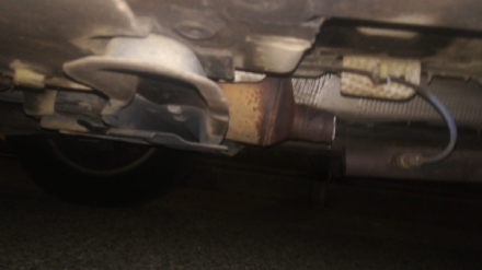 MONCALIERI - Tagliano il catalizzatore alle auto parcheggiate di fronte alla Canova