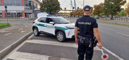 BEINASCO - Auto finisce in panne sul ponte del Sangone e provoca una coda chilometrica