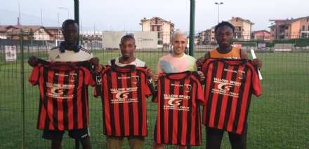 CARMAGNOLA - Quattro richiedenti asilo diventano calciatori grazie al progetto dell'Usd Salsasio