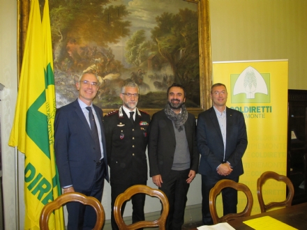 MONCALIERI - Coldiretti al Castello per conoscere la buona agricoltura e il mercato a km 0