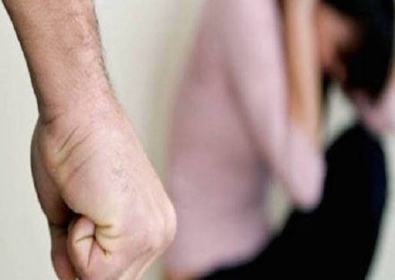 CARMAGNOLA - Violenze domestiche: donna in ospedale dopo le botte