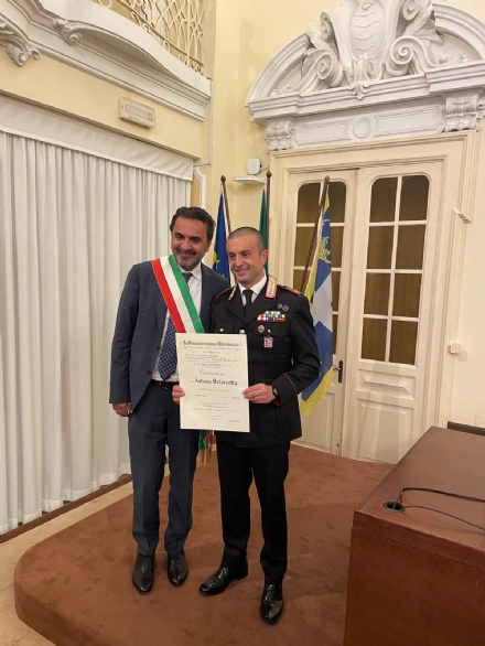 MONCALIERI - Il vice comandante della stazione dei carabinieri Antonio Sciarretta nominato cavaliere