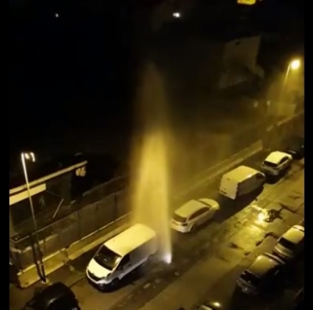 MONCALIERI - Guasto alle tubature in zona Nasi. Geyser in via Serao