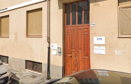 MONCALIERI - Minaccia il suicidio perché non gli danno la casa popolare
