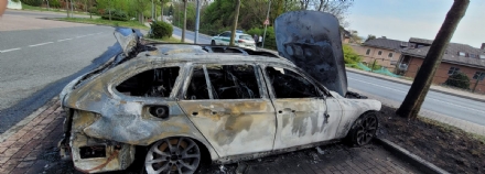MONCALIERI - Brucia una Bmw 340 parcheggiata in via Petrarca: l'ombra del dolo