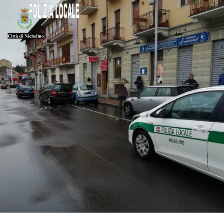 NICHELINO - Incidente in via Torino: una mamma ferita al Cto
